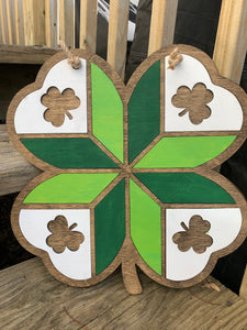 Shamrock Quilted Design Door Hanger